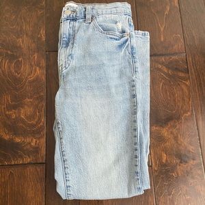 Straight leg Pistola jeans. Size 26. Comfy.